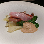 エクアトゥール - 金目、ちじみほうれん草、白くらげ、白胡麻ソース