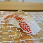 群来膳 - ［2018/01］追加② 網走産釣りきんきの握り 肝乗せ