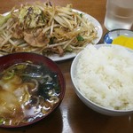 北海屋 - ランチ野菜炒め定食（ワンタンスープ付き）　700円