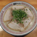 博多ラーメン片岡屋 - ラーメン 670円、チャーシュー 260円