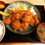 ドライブイン幸華 - からあげ定食。830円