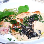 キャーヴ・ド・ポール・ボキューズ - メイン鶏胸肉のロースト　トランペットのクリームソース　ｂｙ すぷちん