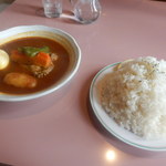 スープカリィの店 ショルバー - チキンスープカレー　930円