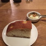 スガハラ - パン（フォカッチャ） + マスカルポーネ