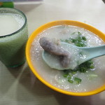 何標記粥粉麺茶餐廳 - 