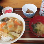 樹海 - 中華飯定食、￥850(程度)。