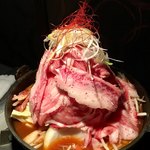 焼肉 にくなべ屋 神戸びいどろ - 赤鍋 ３人前 ¥4260+税