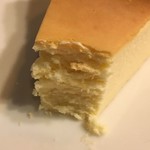珈琲亭 ルアン - ベイクドチーズケーキのアップ