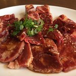 じゃんじゃか - やわらか角切りカルビとロースとハラミ。これで充分お得です。