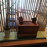 お料理 とみやま - エントランスの風景　2018.2