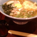 阪急そば若菜 - ハーフかき揚げわかめ玉子そば