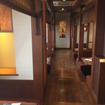 じゃんじゃか - 座席は、掘りごたつの簾で半個室になります。