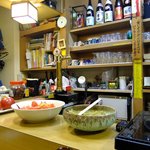 ちぼ小料理店 - カウンターからの眺め