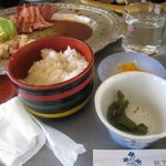 秋芳ロイヤルホテル秋芳館 レストラン カルスト - ご飯と漬物　お汁付き