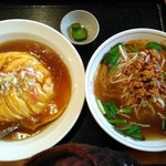 台湾料理 喜喜天 - ラーメンセット〈台湾ラーメン＋天津飯〉700円