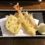 立呑み 魚椿 - 「天ぷら 4種盛」450円