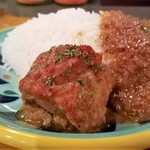 カレーライス Cari－Rio - 肉とライスの高さがほぼ一緒！