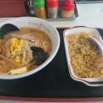 Sapporo Ramen Do Sanko - 味噌ラーメン＋バター+ミニチャーハン