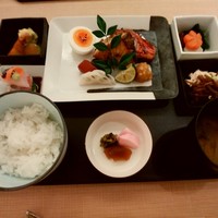 丸の内一丁目 しち十二候 - 一膳