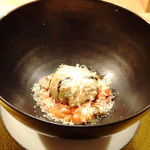 東 - ◆牡蠣とアオリイカのトマトパスタ。 パスタは焼きナスに包まれています。