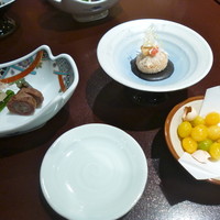荒井屋 万國橋店 - 前菜と一品料理の銀杏揚げ