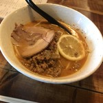 ら麺はちに - 火山ラーメン横から