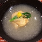 銀座 しのはら - [煮物椀]
      河豚の白子の東寺揚げ、うぐいす菜、柚子、蕗の薹、かぶらをすりおろした吹雪仕立て