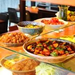 渋谷029 - オープンキッチンのカウンター。色々な食材を見ながらお食事をどうぞ・・・