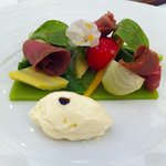 オーベルジュ・ド・リル トーキョー - 鴨の燻製をお庭に見立てて