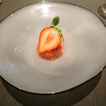 茶禅華 - （2018年2月　訪問）今日天心。苺のソルベ。苺の風味がギュっと濃縮された美味しさでした。