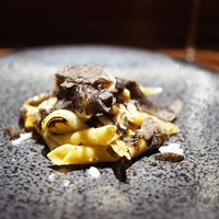 TACUBO - 黒トリュフ風味のガリガネッリ　深谷葱　牛蒡　ホロホロ鳥