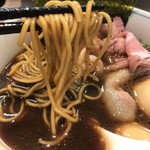 中華そば 四つ葉 - 四つ葉ブラック  麺リフト
