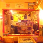 MEXICANRESTAURANT mu - テキーラがならぶカウンター