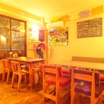 MEXICANRESTAURANT mu - 店内は窓もあり開放的