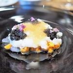 やまぐち - 白甘鯛のカルパッチョ　生雲丹とともに　聖護院蕪の淡雪仕立て　干し貝柱のジュレとキャビア