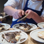 やまぐち - トリュフ削ってます