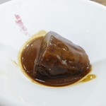 蔵人厨 金鯱 - 味噌おでんの大根（中も味噌色に）