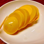 白菊屋 - あてその2。「味付け卵」(120円？)。