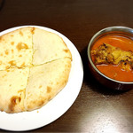 Namaste Nepal - チーズナン