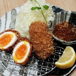 かつくら - 「玉子とハムのチーズコロッケ」（コレも“１個”）