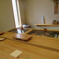 鮨 十兵衛 - シンプルな店内