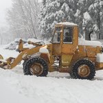 フォーレスト蔵王温泉 - ホテルのロータリーを除雪。什器のパワーはすごい！