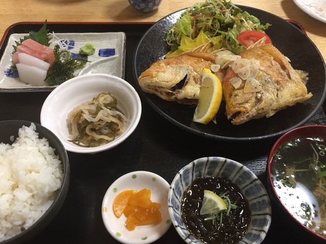 奥武島海産物食堂 おうじまかいさんぶつしょくどう 南城市 魚介料理 海鮮料理 食べログ