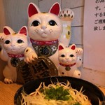 麺屋一燈 - 「ローストポークジンジャー丼」と招き猫