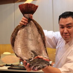 味あら井 - 豊後水道天然モノ3kgオーバーの平目