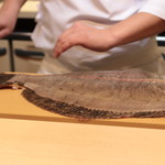 味あら井 - 豊後水道天然モノ3kgオーバーの平目