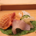 味あら井 - 赤貝、本みる貝、カンパチ、アオリイカ