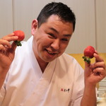 味あら井 - 佐賀ほのか苺のババロア、抹茶のババロア、あまおう苺、苺黒胡麻ソース