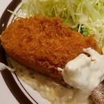 たっぷりタルタルが嬉しいカニクリームコロッケ