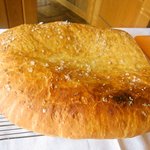 ウシマル - ホールフォカッチャ